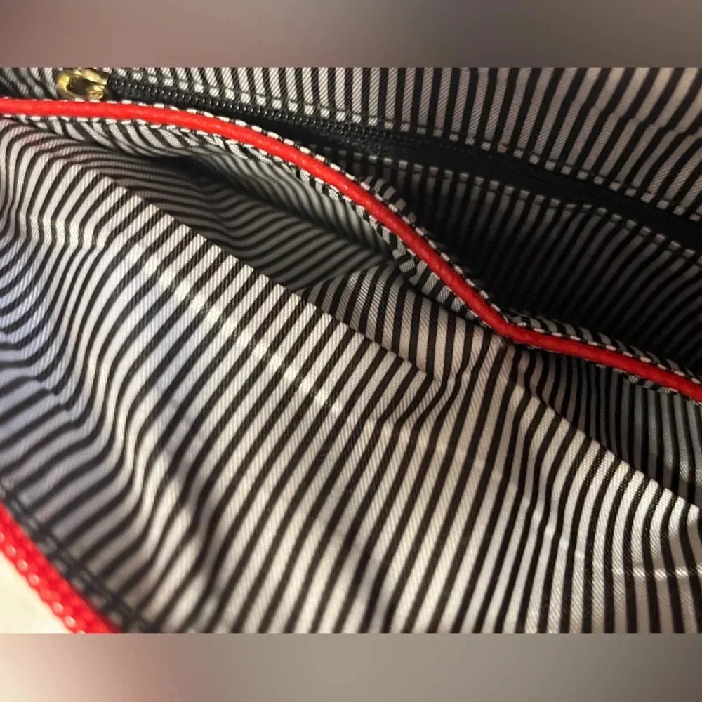 Deluxity Los Angeles Red Women Crossbody Messenger New with tags. - Picture 11 of 14